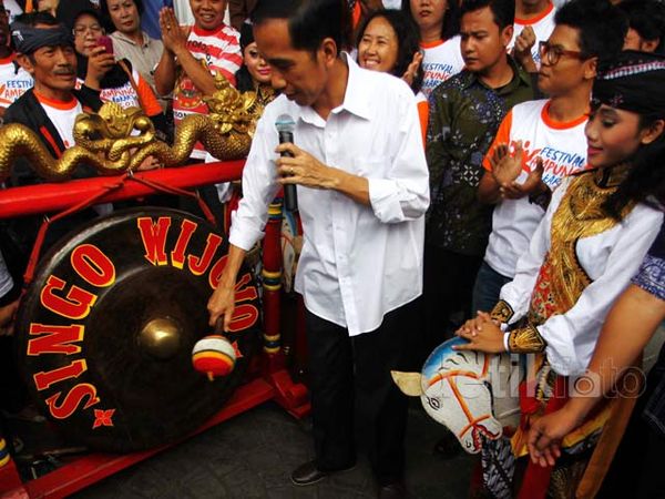 Jokowi Resmikan Festival Kampung Jakarta