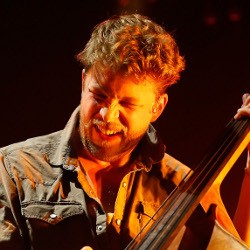 Pemain Bass Operasi Otak, Mumford & Sons Tunda Tur Amerika