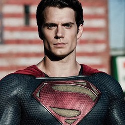 Mengenal Henry Cavill, si Bintang Baru Superman