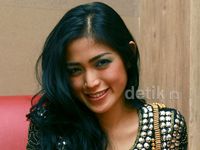 Pipi Merah Merona Jessica Iskandar
