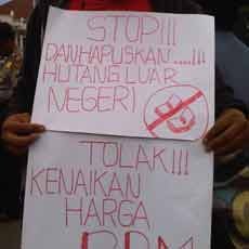 Mahasiswa Klaim Harga BBM Naik, SBY-Boediono Anti Rakyat Miskin