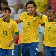 Pele Minta Suporter Brasil agar Jangan Cibir Neymar cs