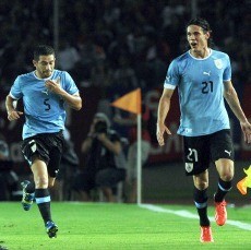 Cavani Menangkan Uruguay