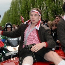 Badstuber Diprediksi Menepi Semusim