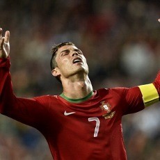 Perez Bertaruh Ronaldo Akan Bertahan di Madrid