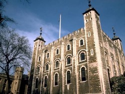 Tower of London, Rumah Keluarga Raja & Kisah Pembantaian