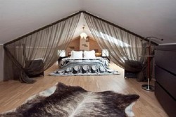 Bulan Madu di Rumah Hantu, Berani?