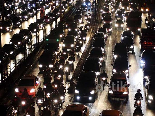 Kemacetan Parah Jakarta Bikin Konsumsi BBM Boros