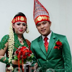 Posan eks Kotak Resmi Nikahi Valentina