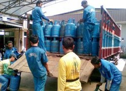 Beli Elpiji Wajib Bawa Foto Copy KTP Menuai Protes Warga