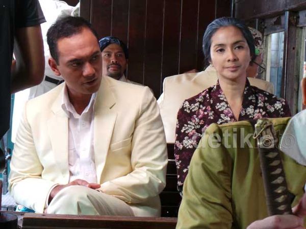 Mengintip Adegan Maudy Koesnaedi dan Ario Bayu di Soekarno