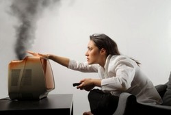 Nonton TV Bikin Cepat Langsing? Studi: Bisa, Asal TV-nya Rusak