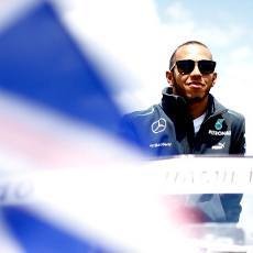Demi Fans, Hamilton Bidik Pole dan Kemenangan di Silverstone