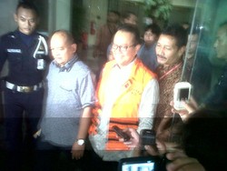 KPK Tahan Rusli Zainal di Jumat Keramat