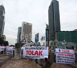 PKS Tuding PD Incar 3 Menterinya di Kabinet