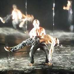 Warm, Kolaborasi Panas Teater Sirkus Prancis dan Ine Febriyanti