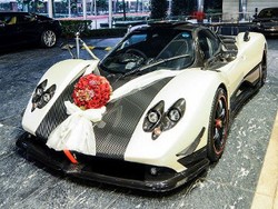 Di Singapura, Pengantin Pakai Mobil Super Pagani Zonda