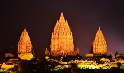 Indahnya Candi Prambanan