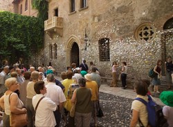 Percaya Tidak Percaya, Ini 5 Takhayul Paling Aneh Sedunia