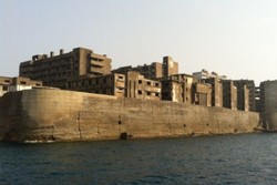 James Bond & Kisah Mengerikan di Balik Pulau Mati, Jepang