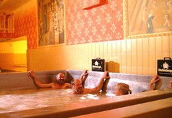 Berendam di Kolam Bir, Cuma di Austria!