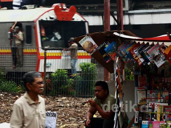 Sempat Digusur, PKL Stasiun Duren Kalibata Kembali Jualan