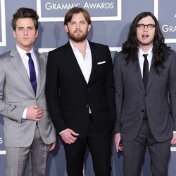 John Travolta Inspirasi Kings of Leon Ciptakan Album Baru