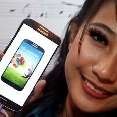 Bos Samsung Bantah Penjualan Galaxy S4 Melambat