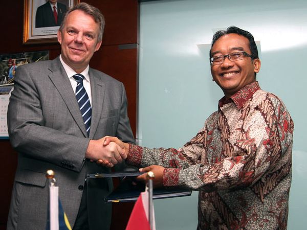 PLN Jual Beli Listrik dengan Malaysia