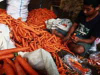 BBM Belum Naik, Harga Sayur Sudah Melonjak