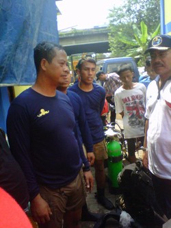 Buntut Banjir di Jl Martadinata, 10 Penyelam AL Keruk Pintu Air Ancol
