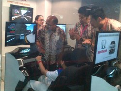 Di Sini Anak-anak Bisa Nyetir dan Punya SIM Sendiri