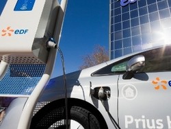 Toyota Kenalkan Mobil Hidrogen di 2015