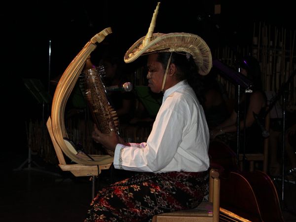 Sasando, Angklung Pukau Masyarakat Kuba