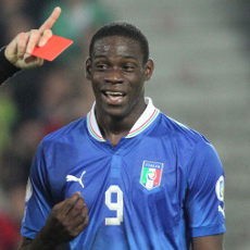 Ronaldo: Balotelli Jangan Sampai Seperti Adriano