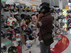 Ada Lelang Helm di PRJ, Mulai Rp 10.000!