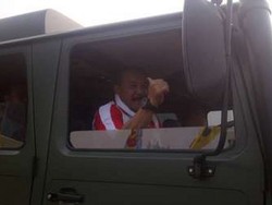 Usai Gowes Sepeda, Kapolri Pulang Nyetir Unimog