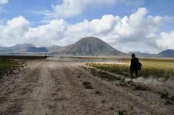Dibuat Takjub dengan Lautan Pasir Bromo