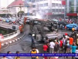 Bus Transjakarta Terbakar Habis