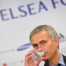 Mata Belum Mau Nilai Mourinho