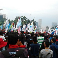 Pendemo Mulai Padati Kawasan Gedung DPR/MPR