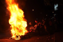 Mahasiswa UIN Alauddin Bentrok Lawan Warga, 3 Motor Dibakar