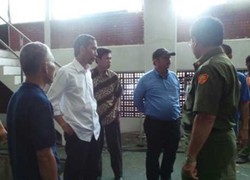 Banjir Rob di Pademangan, Jokowi Cek Pompa Rusak dan Bagikan Bantuan