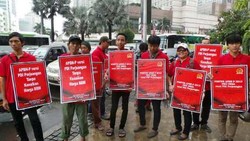 Tak Kerahkan Massa Besar, PDIP Demo Tolak BBM dengan Bagikan Selebaran