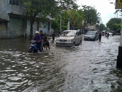 Hujan Semalaman, Kota Lama Semarang Terendam Air