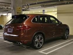 Harga Makin Gila, Tempat Parkir Kini Jadi Investasi