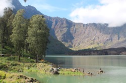 Indahnya danau segara anak ...