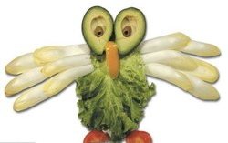 Ayo, Bikin Kreasi Salad Jadi Bentuk Singa dan Burung Hantu!