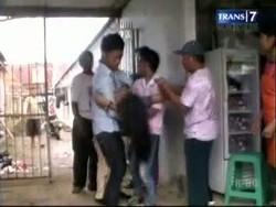 50 Buruh Pabrik Kesurupan Massal