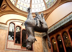 5 Monumen Paling Aneh Sedunia